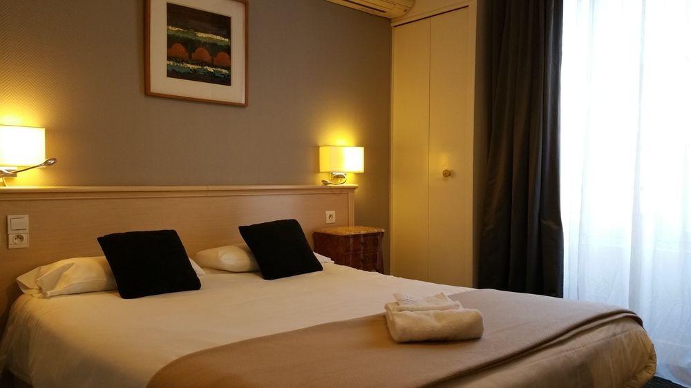 Hotel Raymond 4 Toulouse Bagian luar foto
