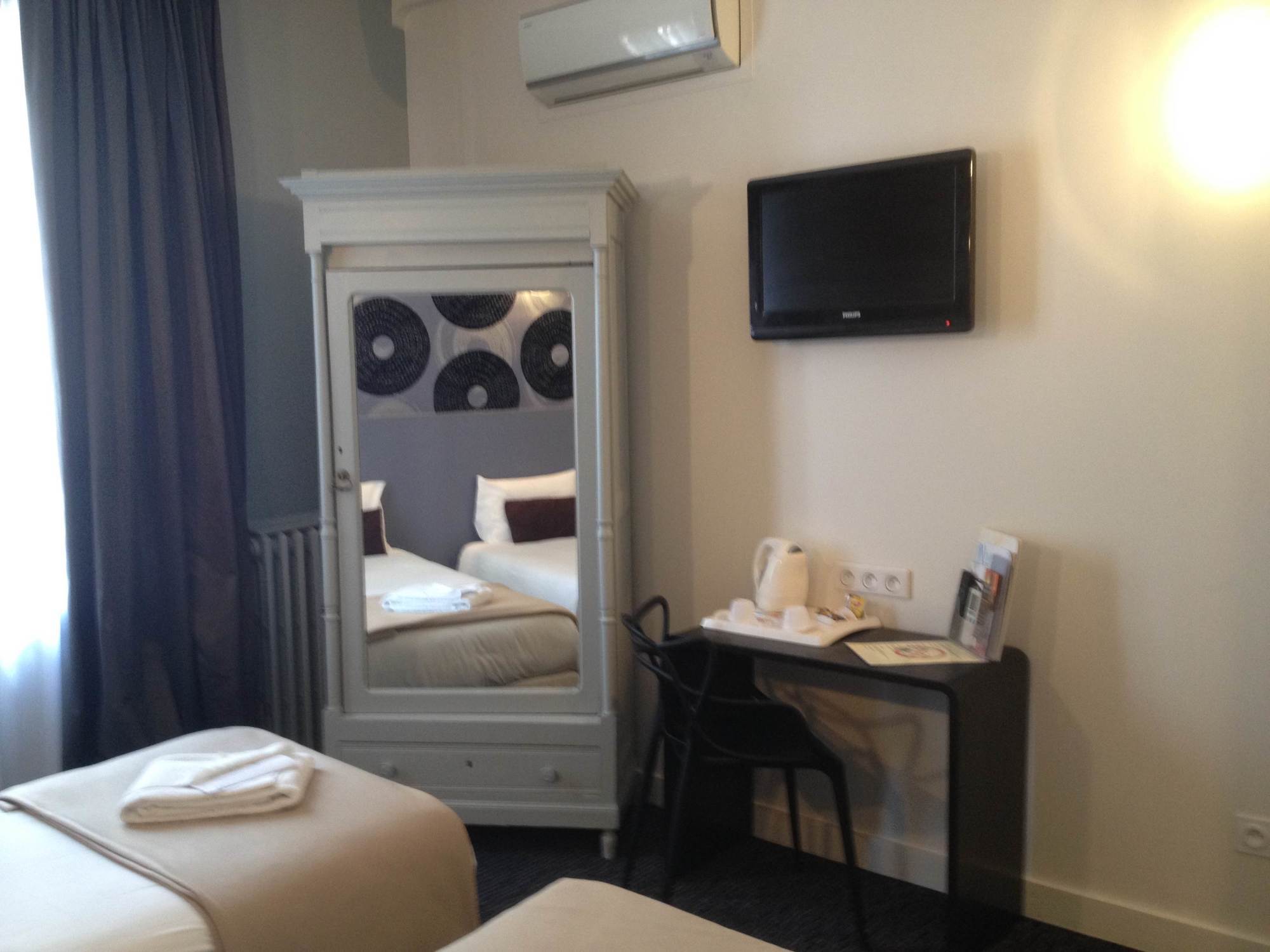Hotel Raymond 4 Toulouse Ruang foto